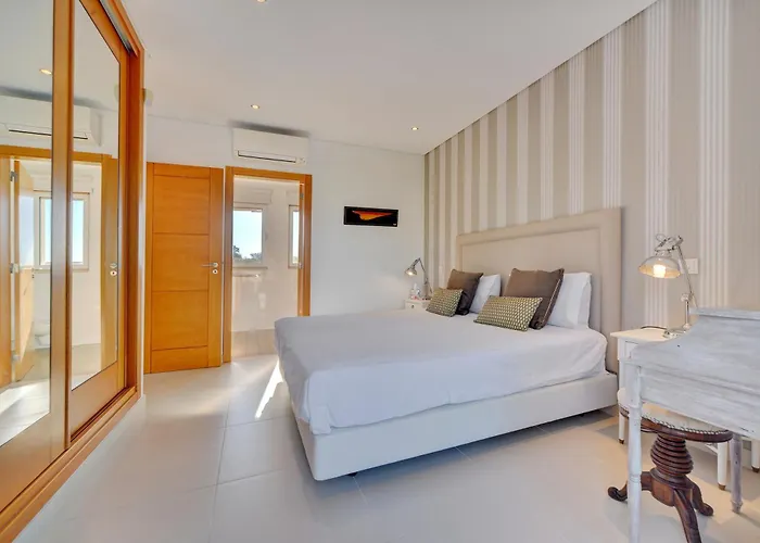 Holiday home Magnolia The Crest 3 Quartos, Piscina Tenis Almancil