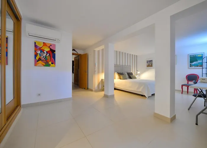 Magnolia The Crest 3 Quartos, Piscina Tenis Holiday home